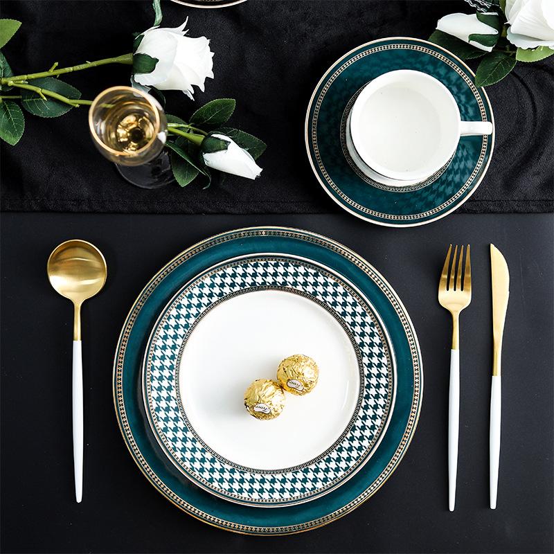 Plaid Dinnerware Set