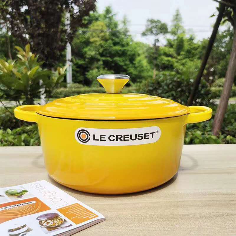 French LeCreuset Cast Iron Pot 24 26cm